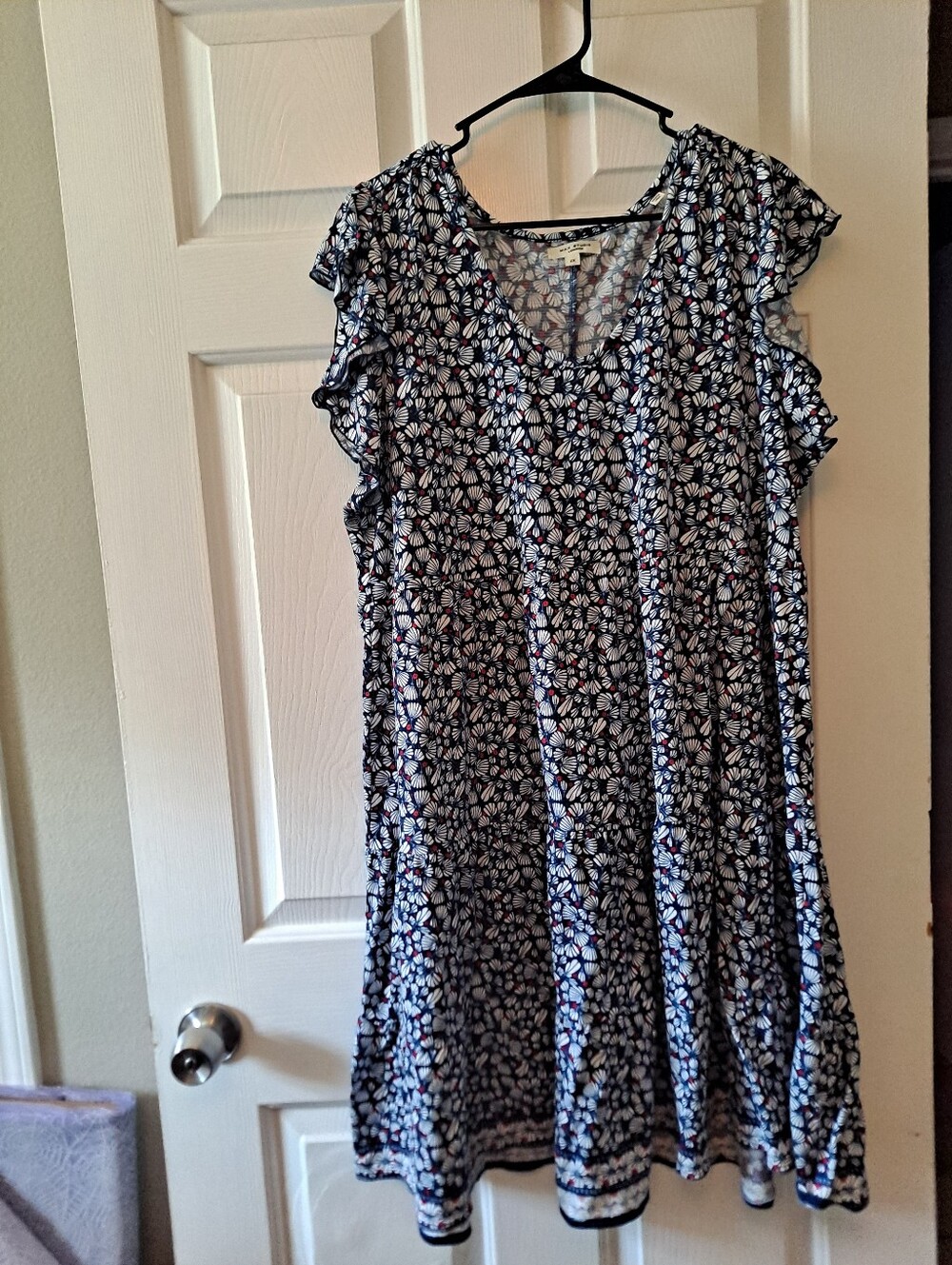 Max Studio London Tiered Knit Dress | Plus Size 2X | Blue & White Shell Print